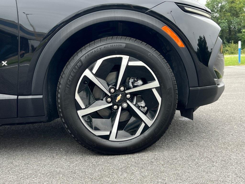 used 2025 Chevrolet Equinox EV car, priced at $24,000