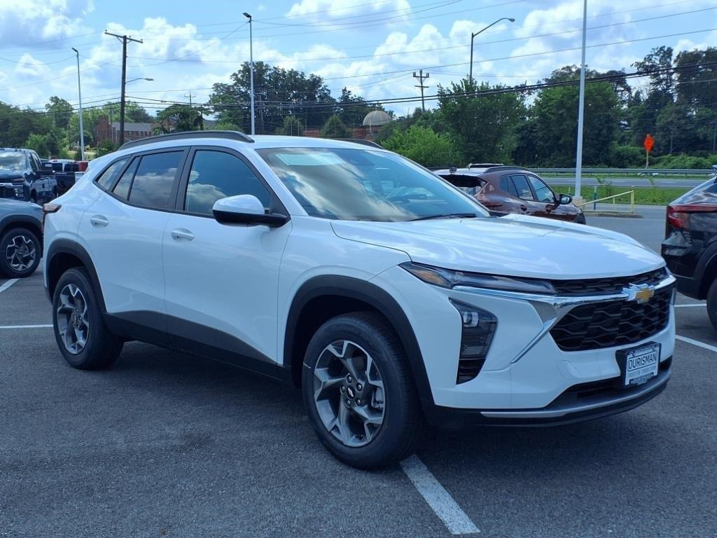 new 2025 Chevrolet Trax car, priced at $23,795