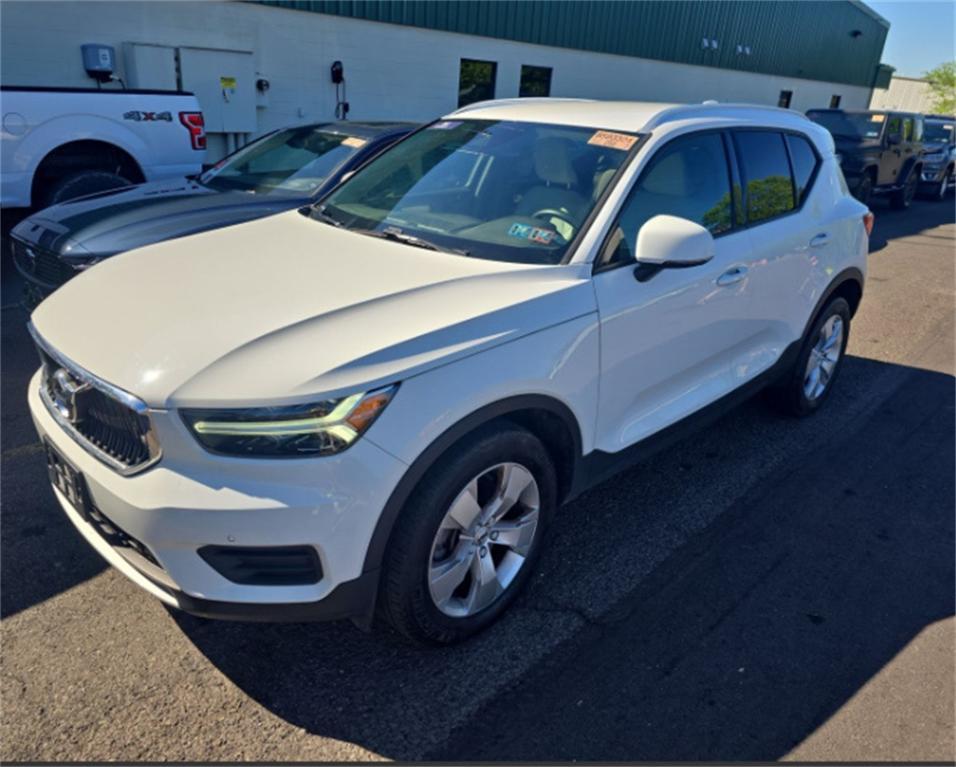 used 2020 Volvo XC40 car, priced at $22,895