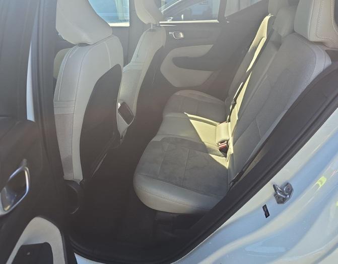 used 2020 Volvo XC40 car, priced at $22,895