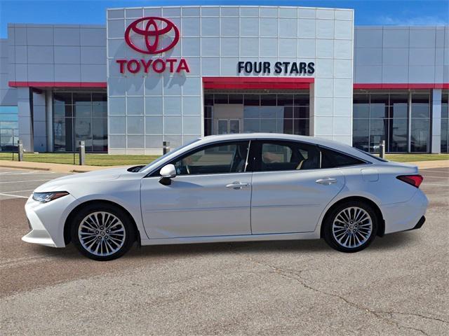 used 2022 Toyota Avalon Hybrid car