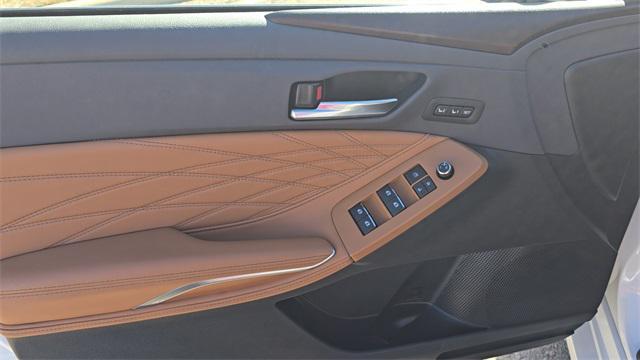 used 2022 Toyota Avalon Hybrid car