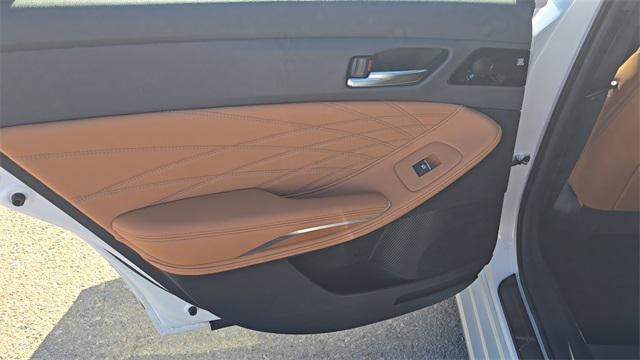 used 2022 Toyota Avalon Hybrid car