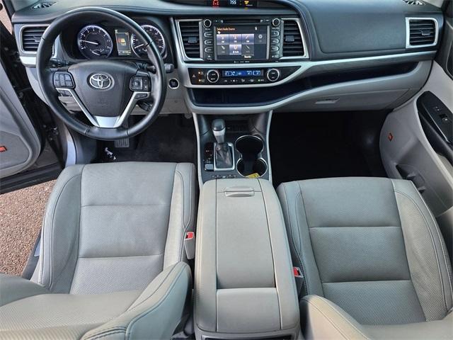 used 2019 Toyota Highlander car, priced at $26,804