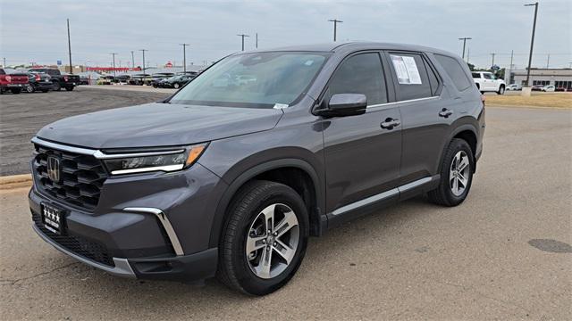 used 2025 Honda Pilot car, priced at $37,399
