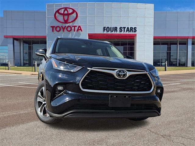 used 2022 Toyota Highlander car, priced at $30,827