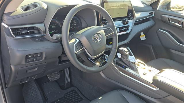 new 2026 Toyota Highlander Hybrid car, priced at $56,674