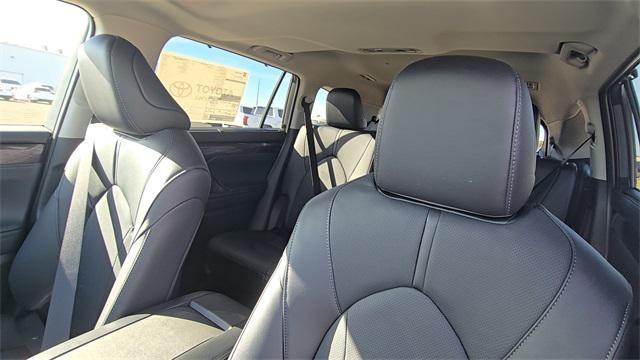 new 2026 Toyota Highlander Hybrid car, priced at $56,674
