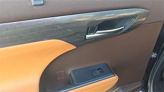 used 2022 Toyota Highlander car