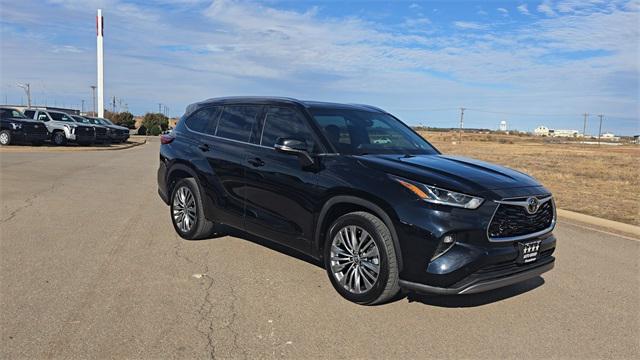 used 2022 Toyota Highlander car