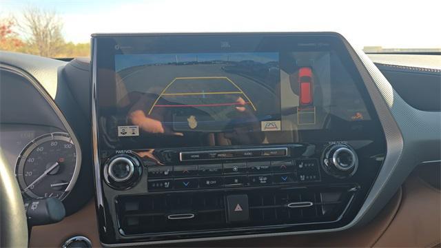 used 2022 Toyota Highlander car