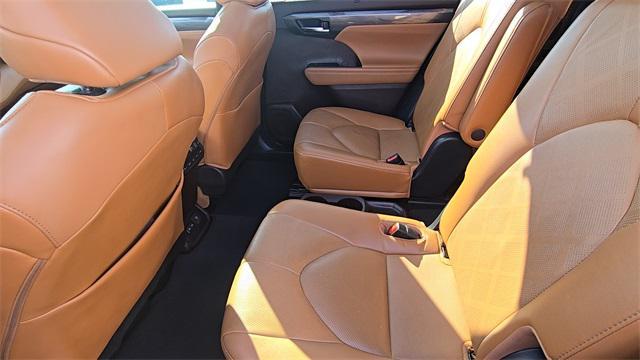 used 2022 Toyota Highlander car