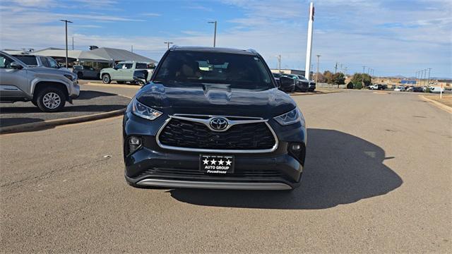 used 2022 Toyota Highlander car