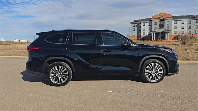 used 2022 Toyota Highlander car