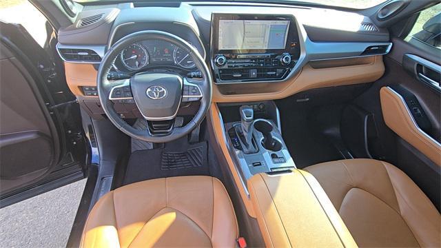 used 2022 Toyota Highlander car