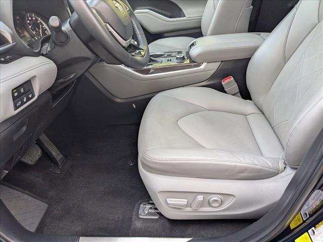 used 2022 Toyota Highlander car, priced at $40,949