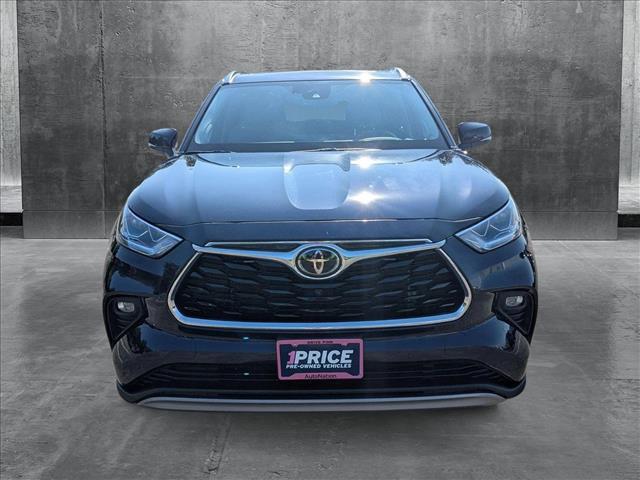 used 2022 Toyota Highlander car, priced at $40,949