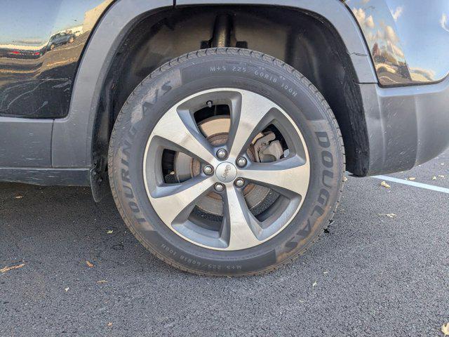 used 2020 Jeep Cherokee car, priced at $19,490