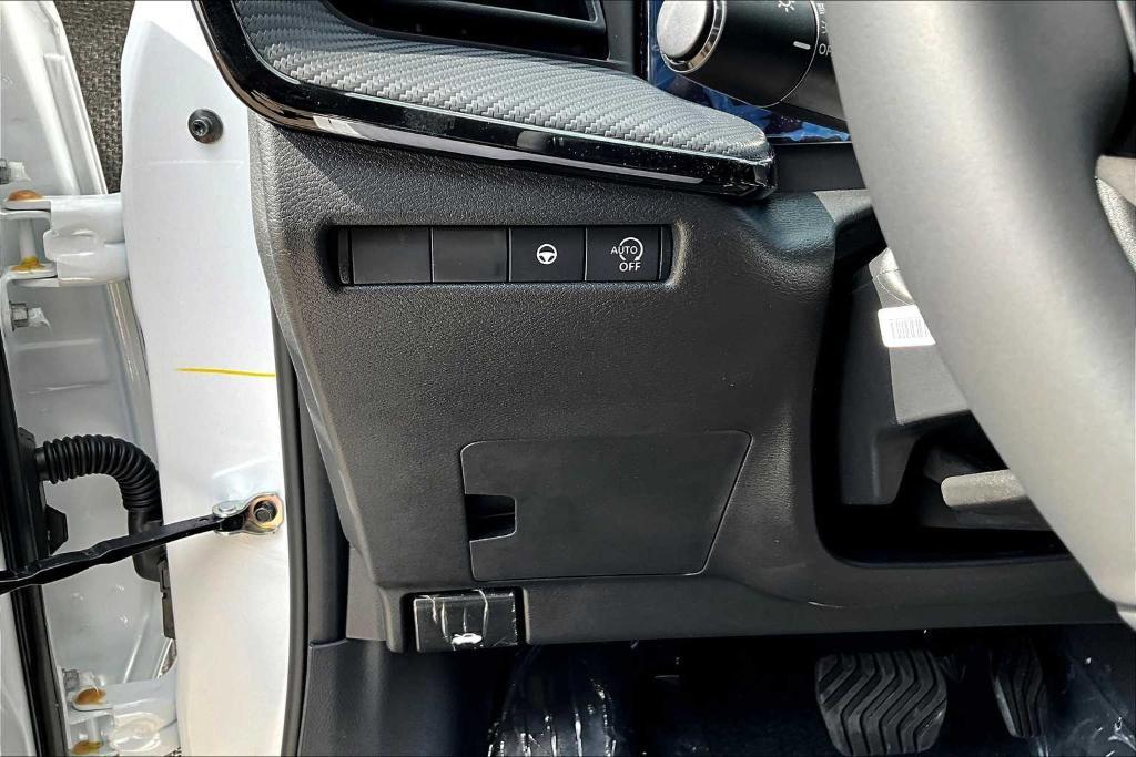 new 2025 Nissan Kicks car, priced at $27,521