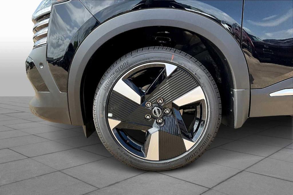 new 2025 Nissan Kicks car, priced at $26,115