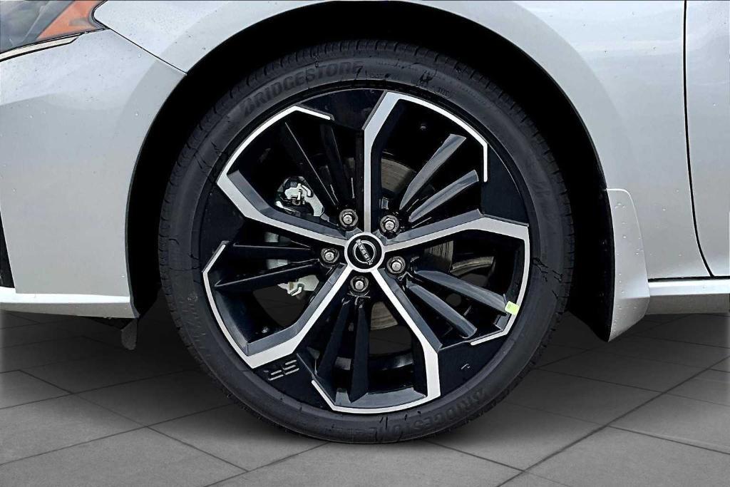 new 2025 Nissan Altima car, priced at $28,185