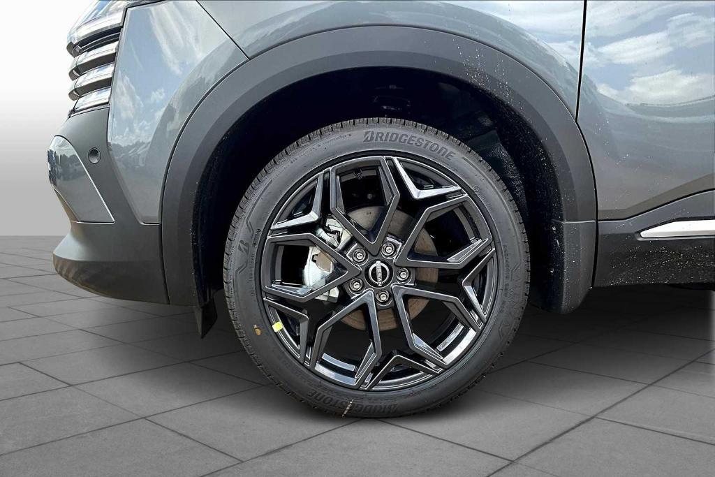 new 2025 Nissan Kicks car, priced at $27,425