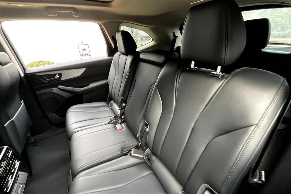 used 2023 Acura MDX car, priced at $41,987