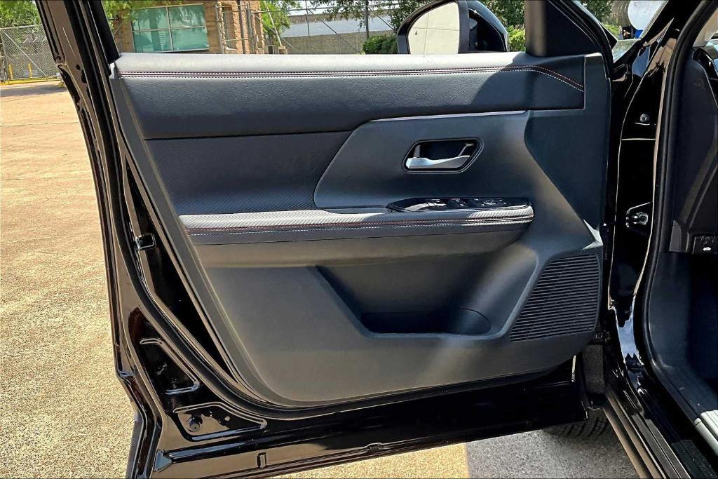 new 2025 Nissan Kicks car, priced at $26,351