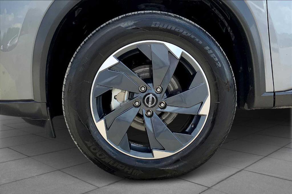 used 2024 Nissan Rogue car, priced at $21,995