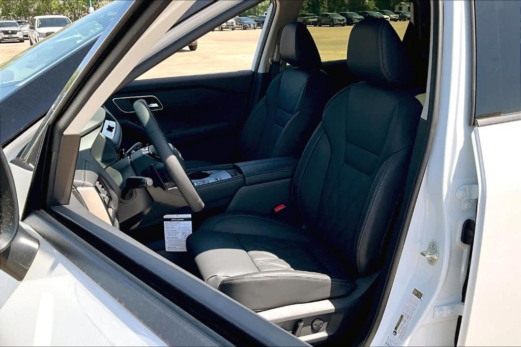 new 2025 Nissan Rogue car, priced at $40,056
