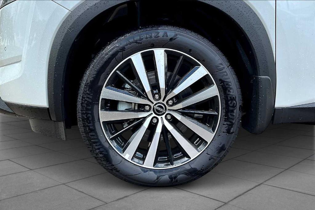 new 2025 Nissan Pathfinder car, priced at $48,735