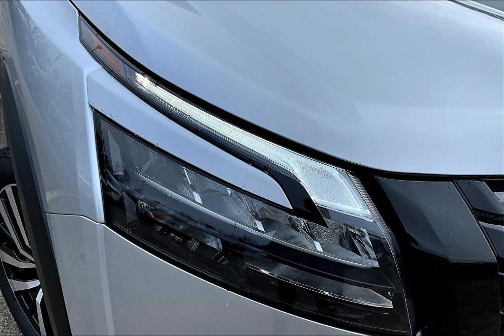 new 2025 Nissan Pathfinder car, priced at $54,815