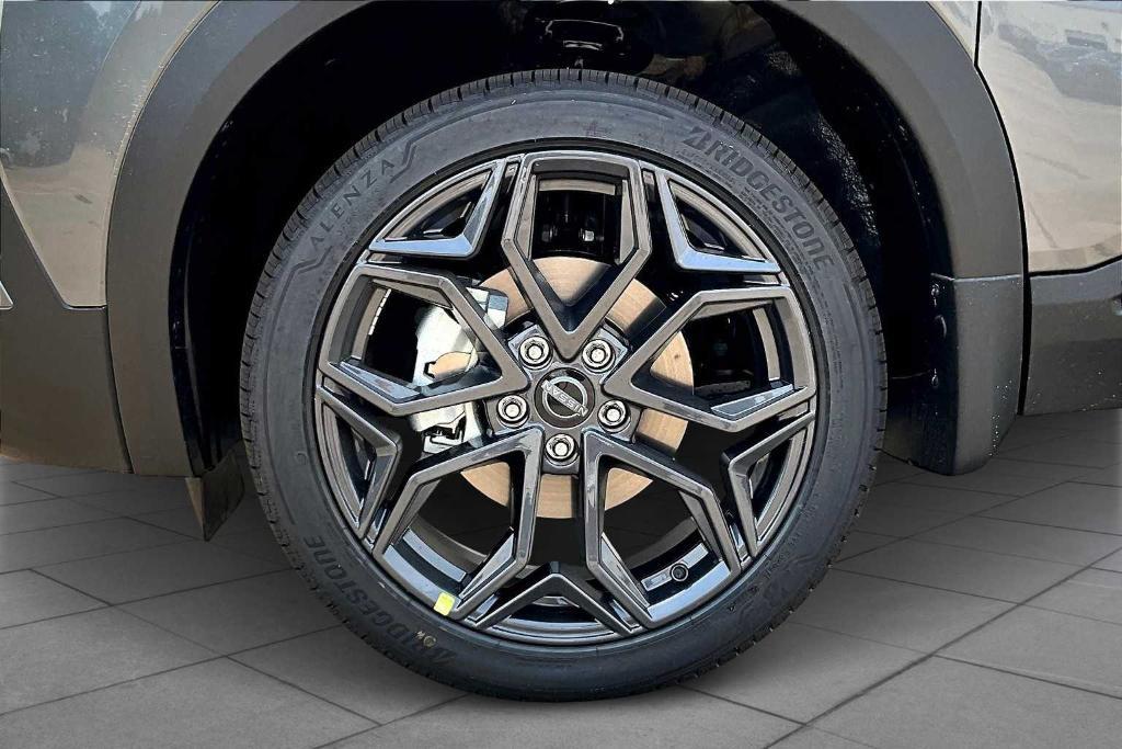 new 2025 Nissan Kicks car, priced at $27,421