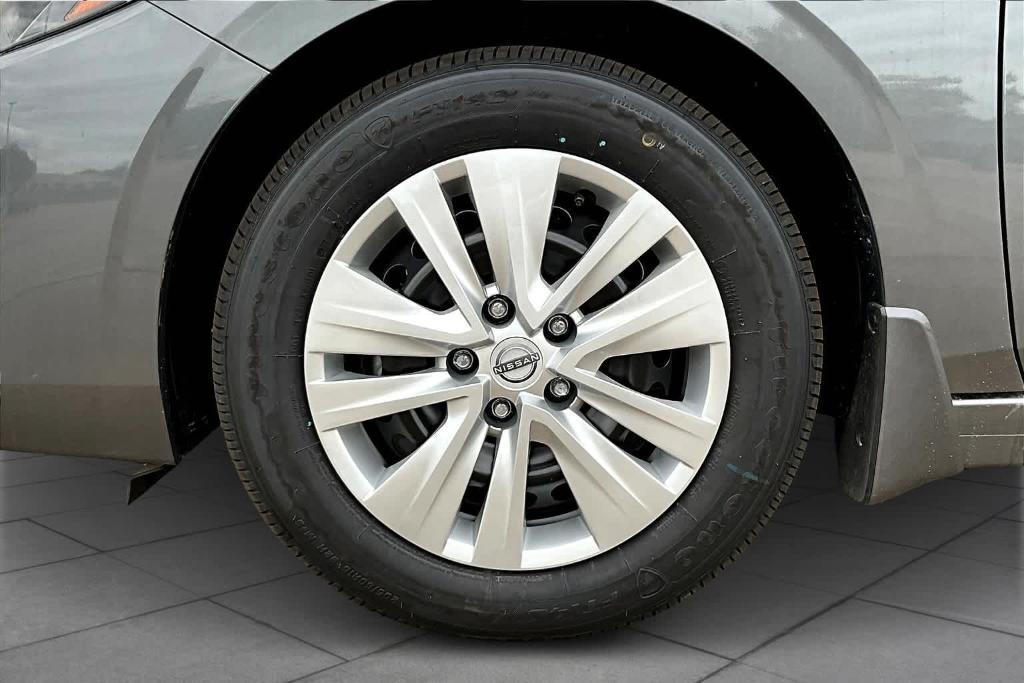 new 2025 Nissan Sentra car, priced at $23,425