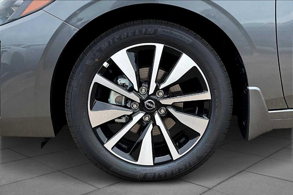 new 2025 Nissan Sentra car, priced at $25,330