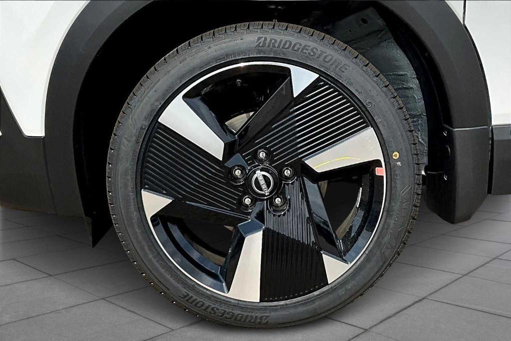 new 2025 Nissan Kicks car, priced at $26,536