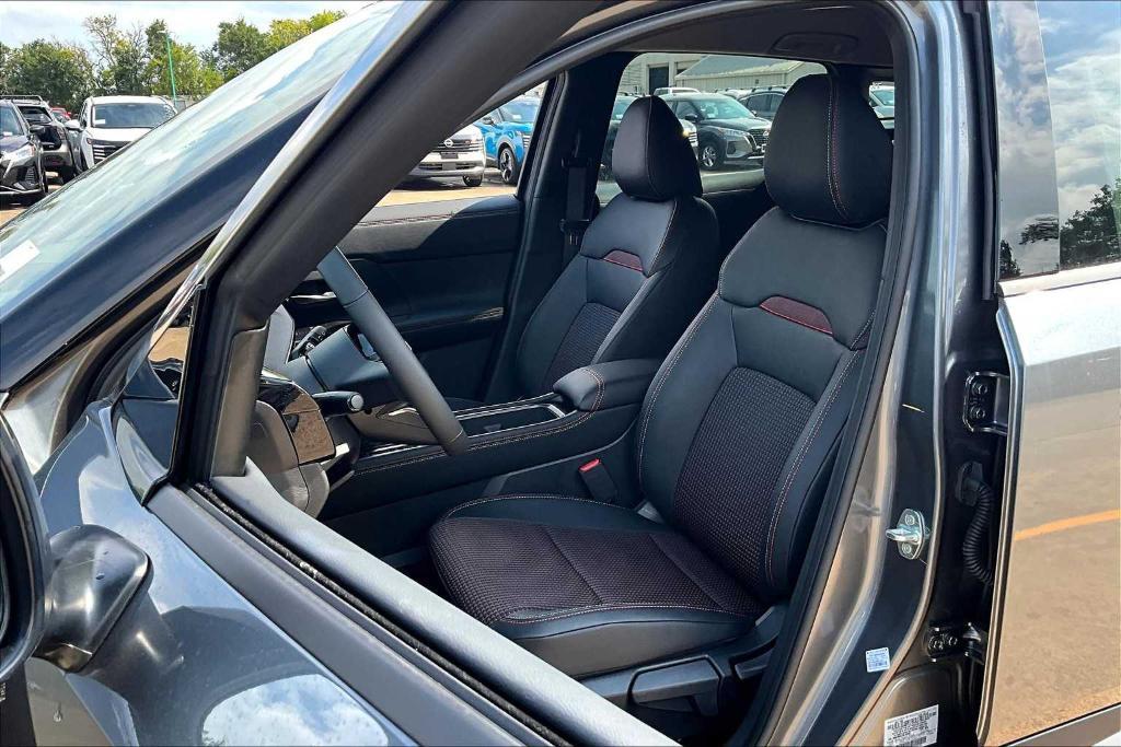 new 2025 Nissan Kicks car, priced at $28,060