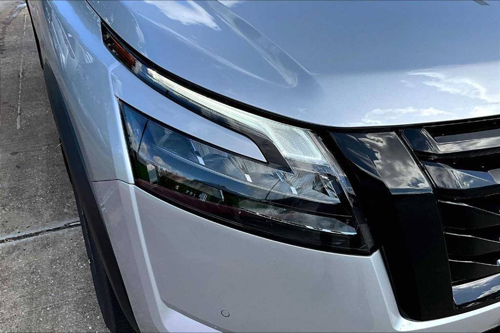 new 2025 Nissan Pathfinder car, priced at $44,255