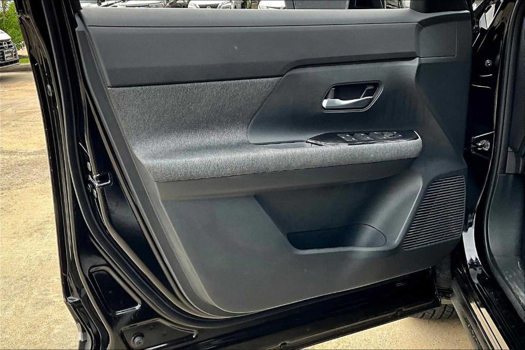 new 2025 Nissan Kicks car, priced at $23,500