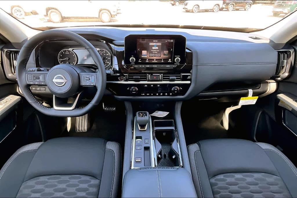 new 2025 Nissan Pathfinder car, priced at $40,960