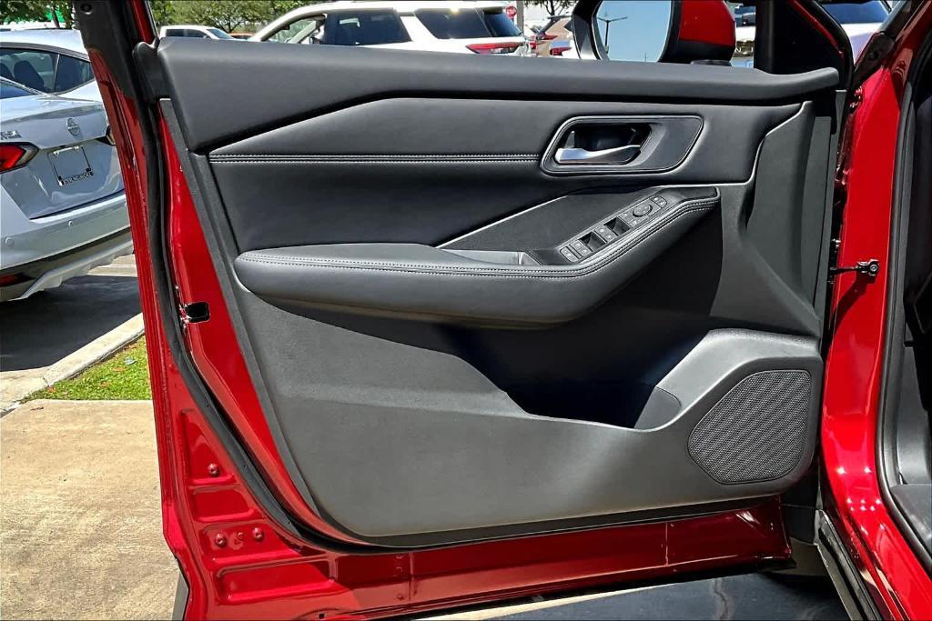 new 2025 Nissan Rogue car, priced at $32,452