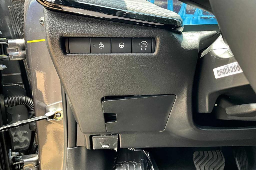 new 2025 Nissan Kicks car, priced at $29,021