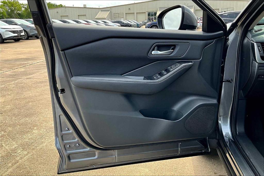 new 2025 Nissan Rogue car, priced at $29,000
