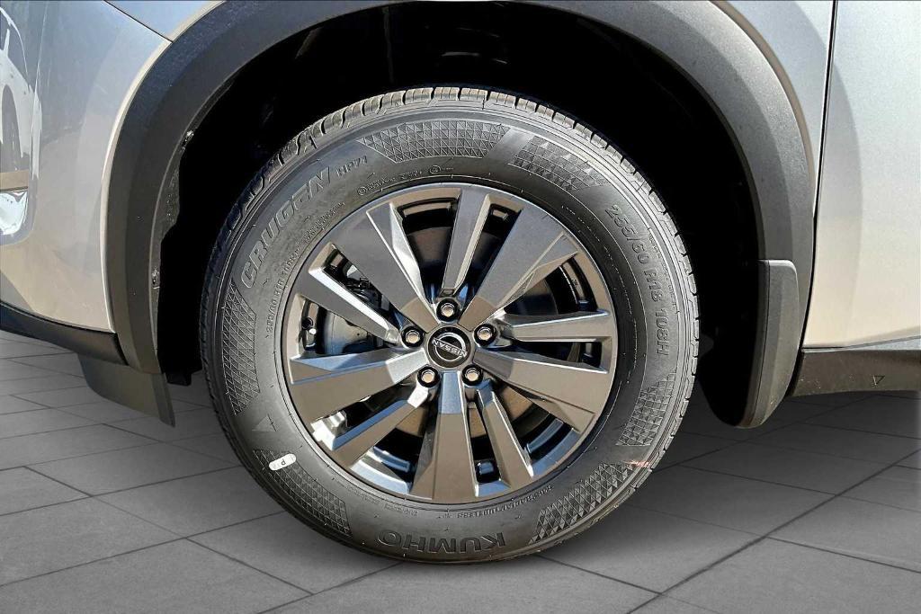 new 2025 Nissan Pathfinder car, priced at $33,223