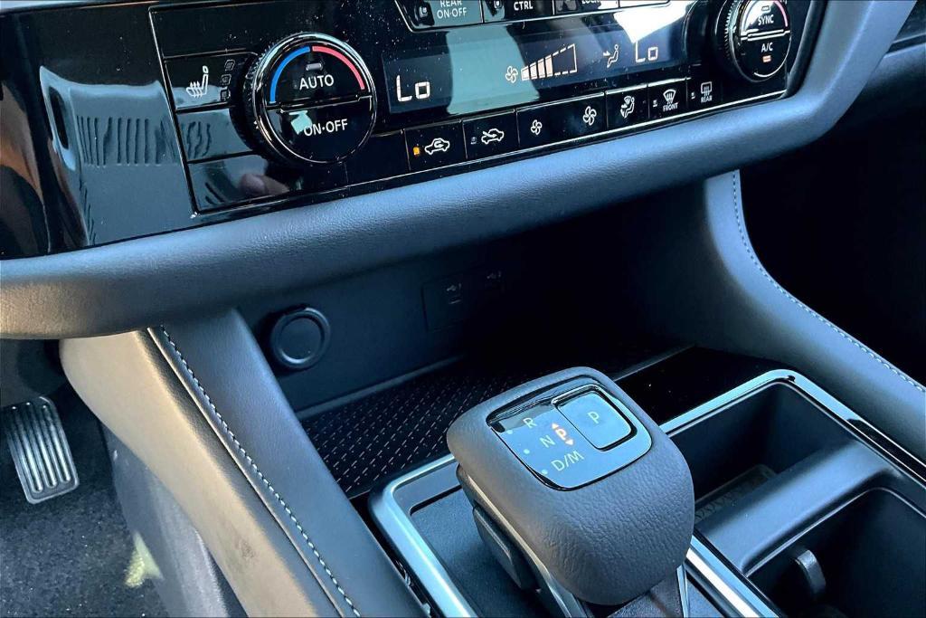 new 2025 Nissan Pathfinder car, priced at $33,223