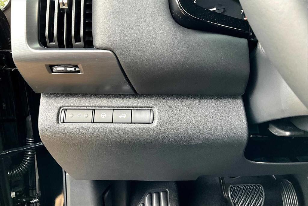 new 2025 Nissan Pathfinder car, priced at $42,700