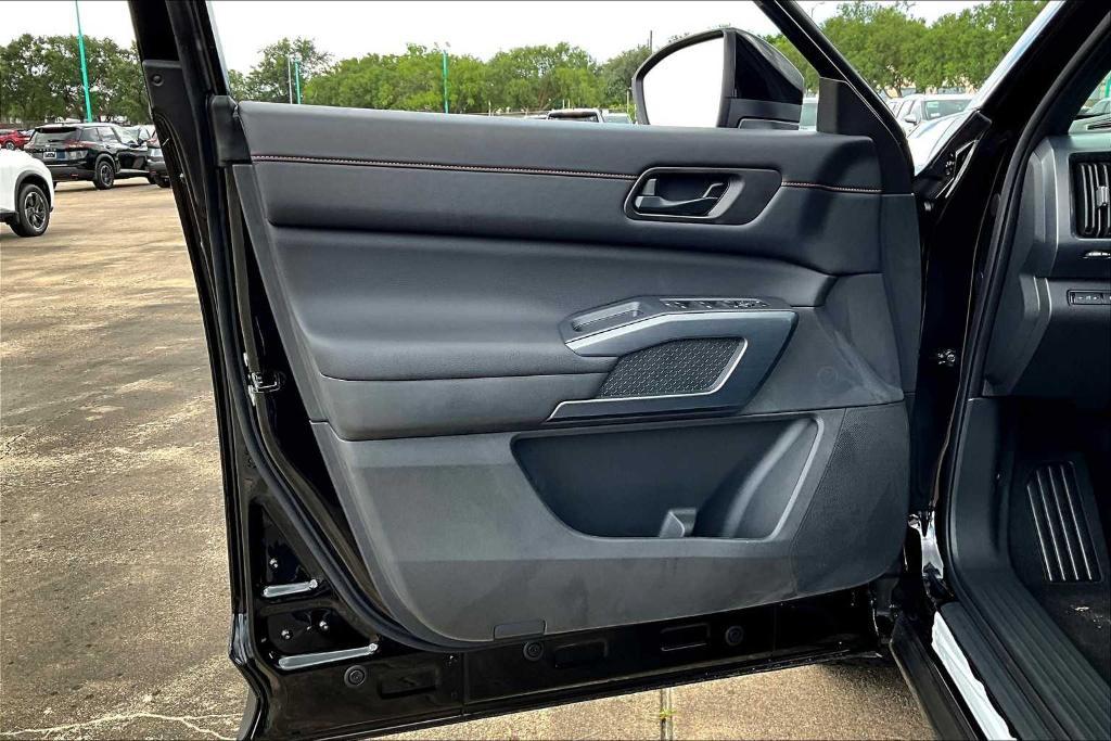 new 2025 Nissan Pathfinder car, priced at $42,700