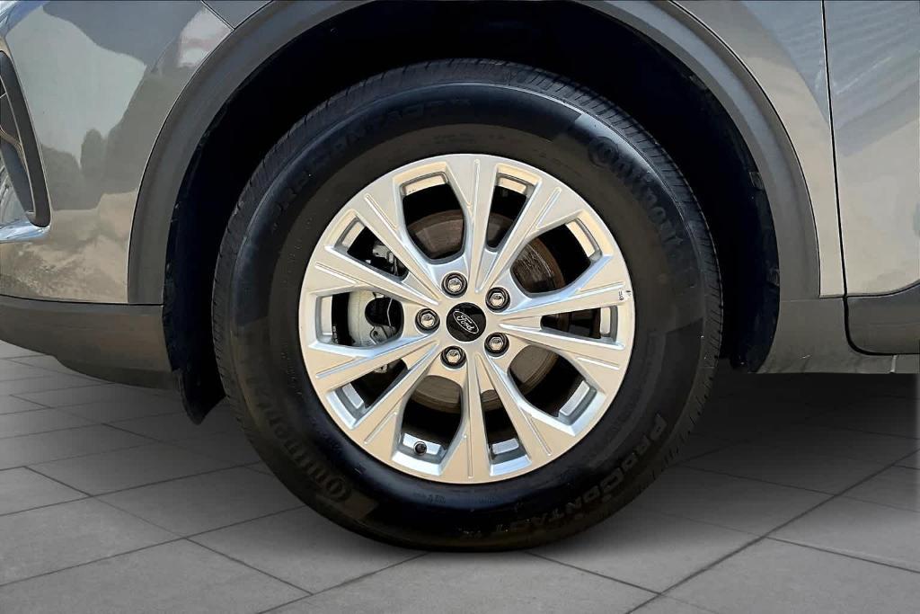 used 2024 Ford Escape car, priced at $25,400