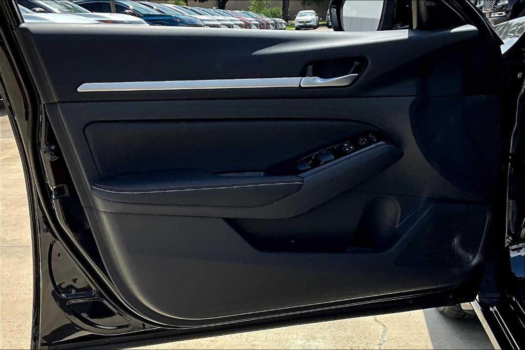 new 2025 Nissan Altima car, priced at $31,240