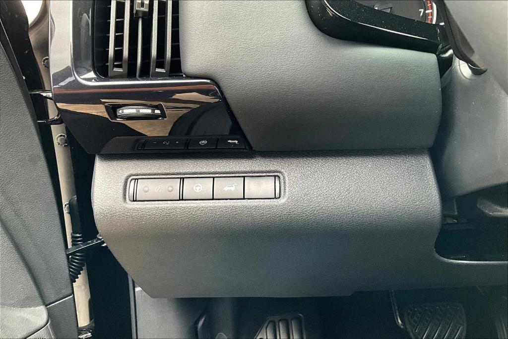 new 2025 Nissan Pathfinder car, priced at $39,995